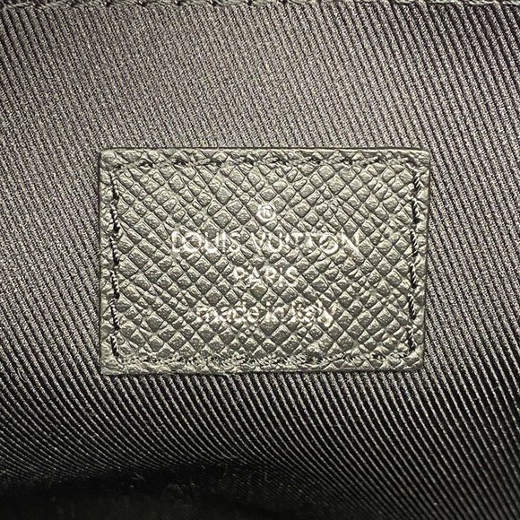 LOUIS VUITTON Shoulder Bag Taigarama Outdoor M30233 Noir Ladies - Picture 5 of 10